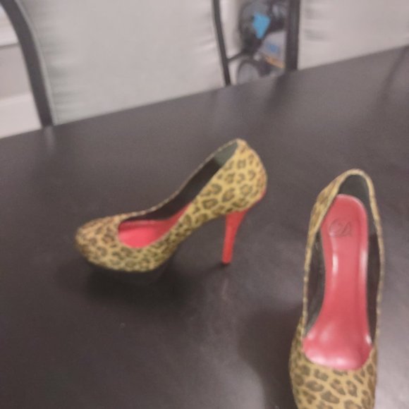 Ladies high heel shoes - Picture 2 of 3